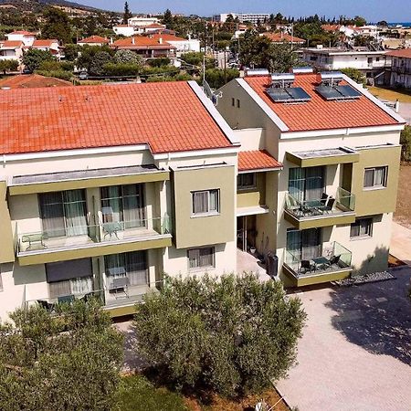 Estelle Family Luxury Apartments & Suites Геракини Экстерьер фото