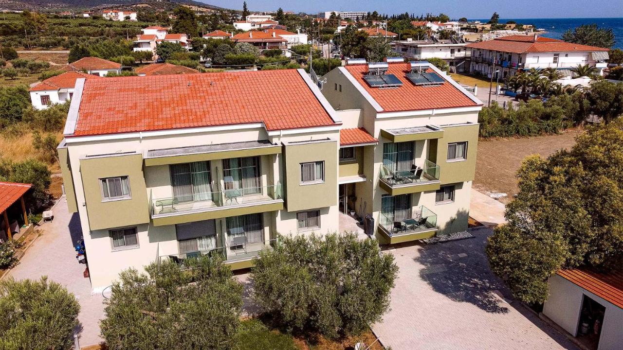 Estelle Family Luxury Apartments & Suites Геракини Экстерьер фото