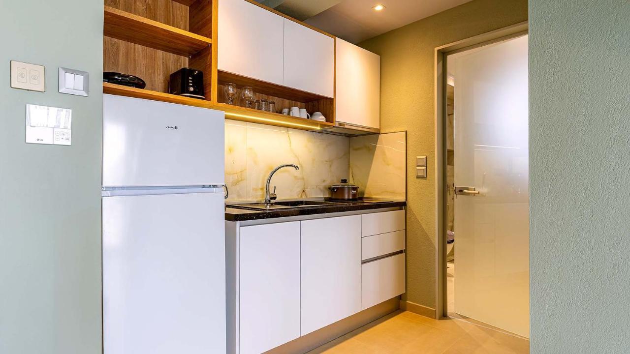 Estelle Family Luxury Apartments & Suites Геракини Экстерьер фото