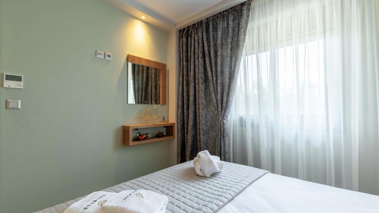 Estelle Family Luxury Apartments & Suites Геракини Экстерьер фото