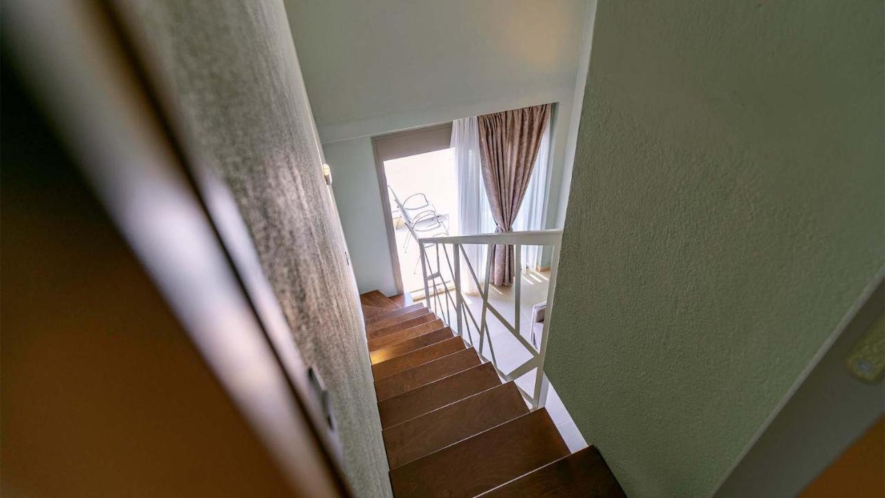 Estelle Family Luxury Apartments & Suites Геракини Экстерьер фото
